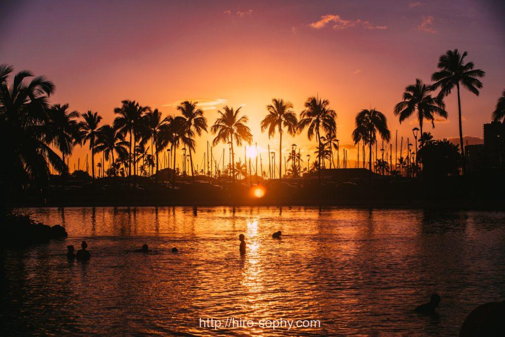 ハワイの赤い夕日